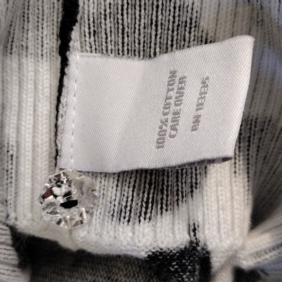 Relativity sweater. - Picture 12 of 13